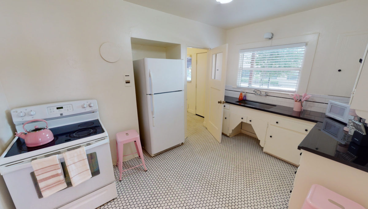 826-Fourth-St-1-Kitchen-1