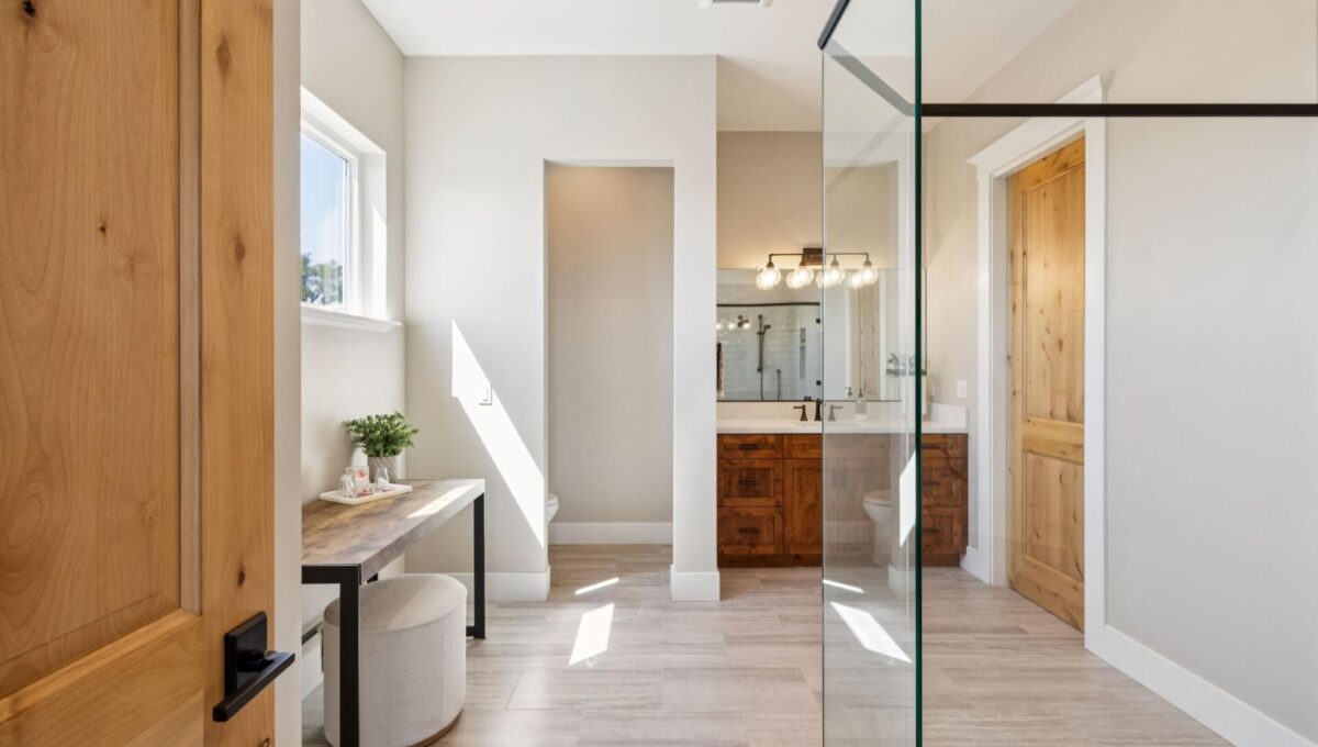 305-3882-royal-manor-place.83000.pok.104.web