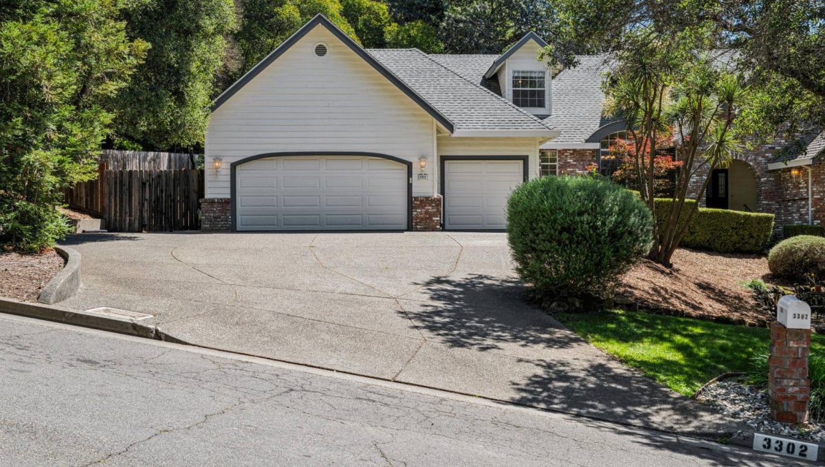 006-3302-jeremy-court.89832.p4k.003.web