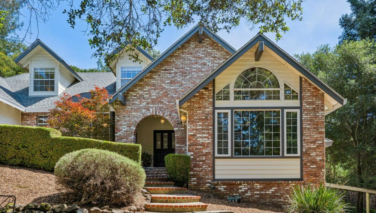 020-3302-jeremy-court.89832.p4k.010.web