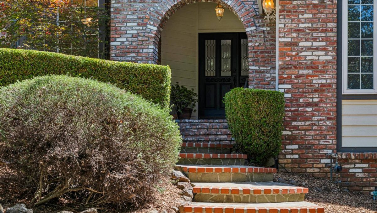 022-3302-jeremy-court.89832.p4k.011.web