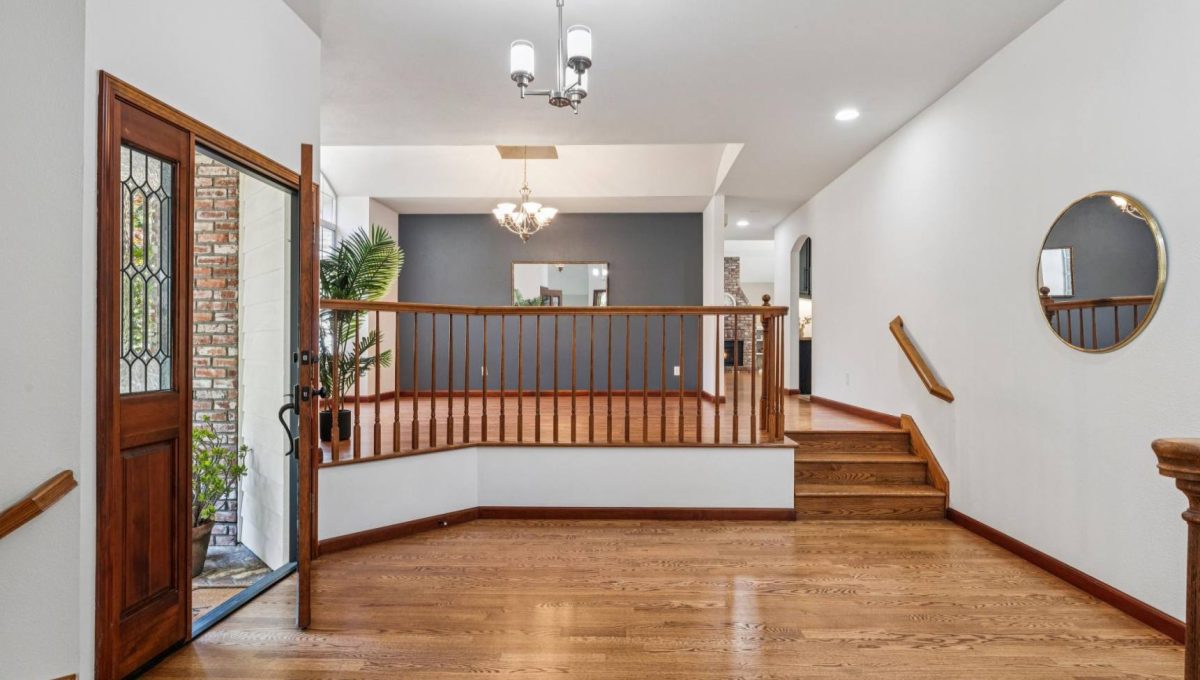 080-3302-jeremy-court.89832.p4k.037.web