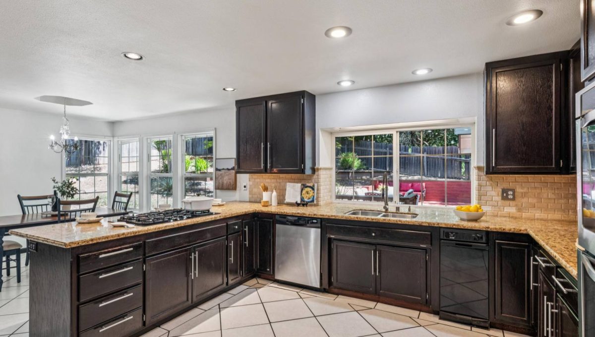 132-3302-jeremy-court.89832.p4k.058.web