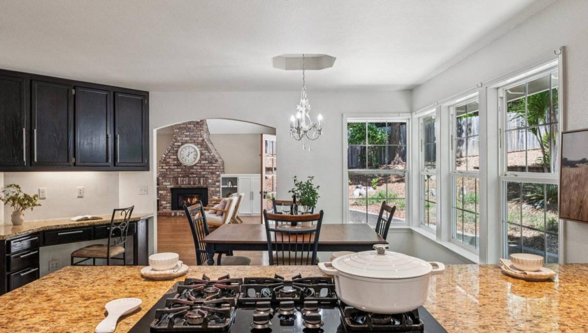 146-3302-jeremy-court.89832.p4k.063.web