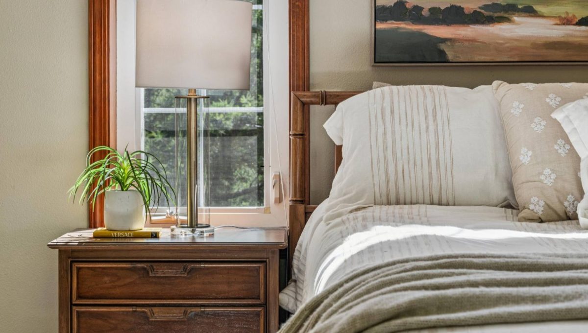 166-3302-jeremy-court.89832.p4k.073.web