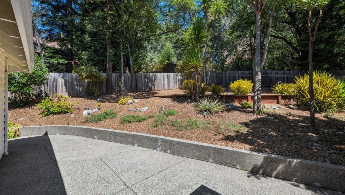 226-3302-jeremy-court.89832.p4k.111.web