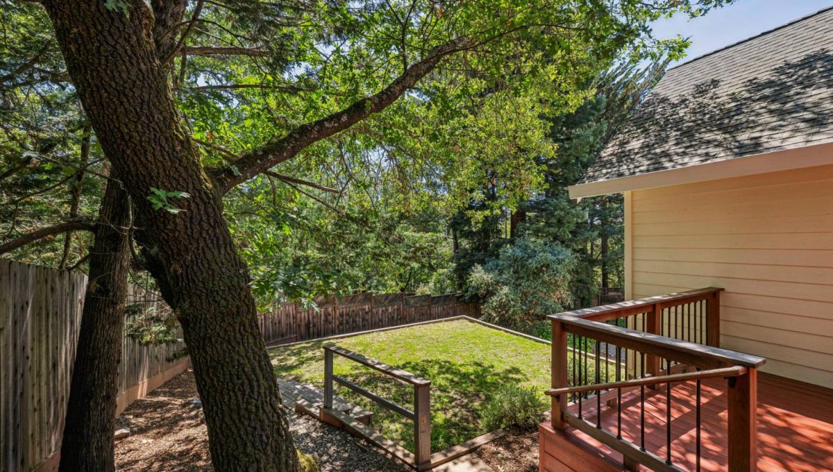 244-3302-jeremy-court.89832.p4k.120.web