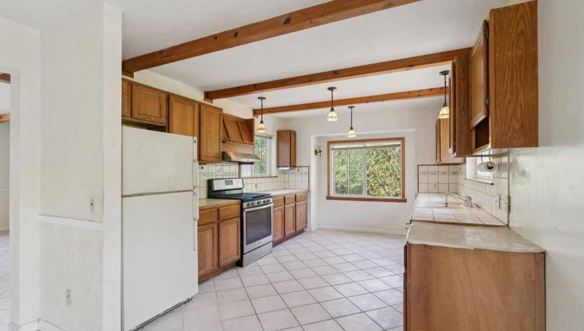 011-1221-beattie-lane.94432.p3k.011