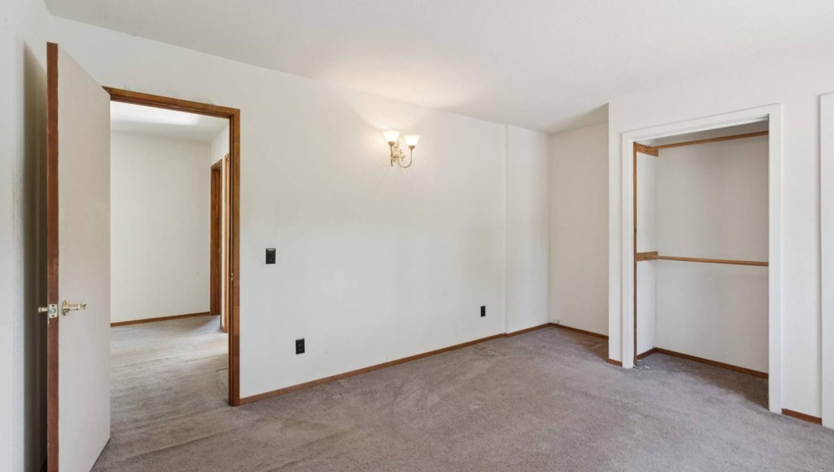 025-1221-beattie-lane.94432.p3k.025