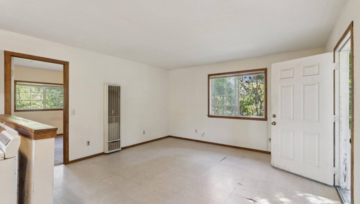 036-1221-beattie-lane.94432.p3k.036