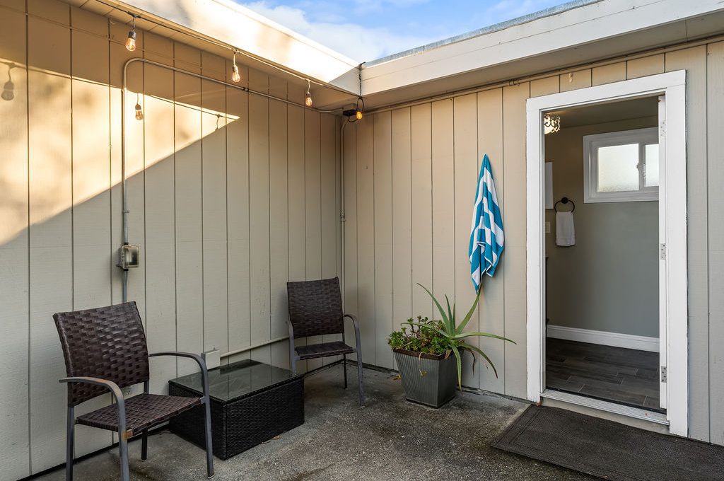 2033MissionBlvd021
