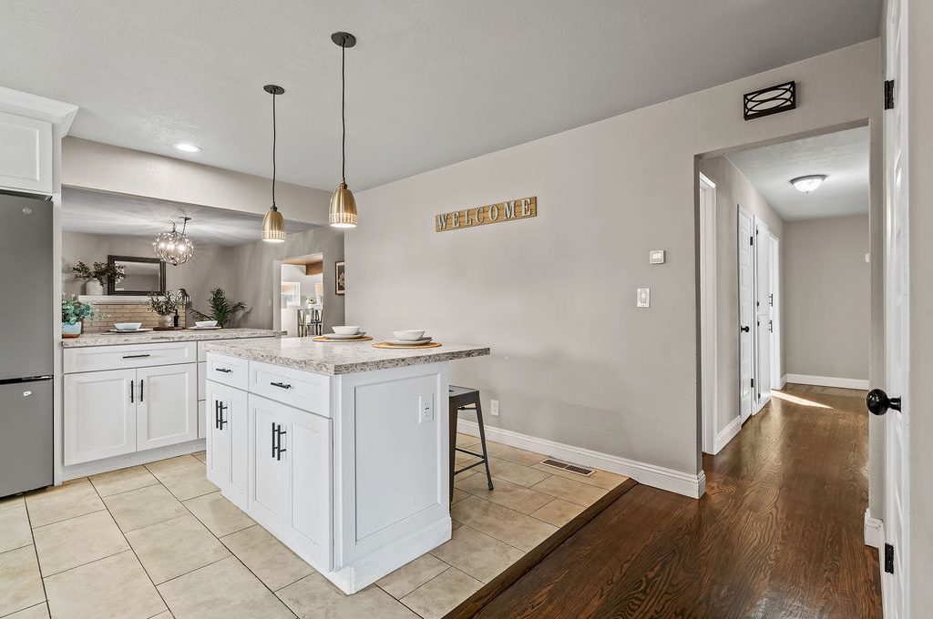2033MissionBlvd029