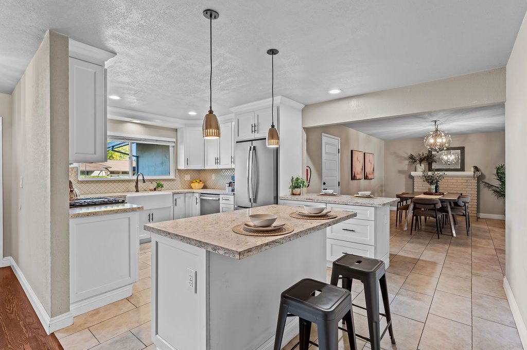 2033MissionBlvd032