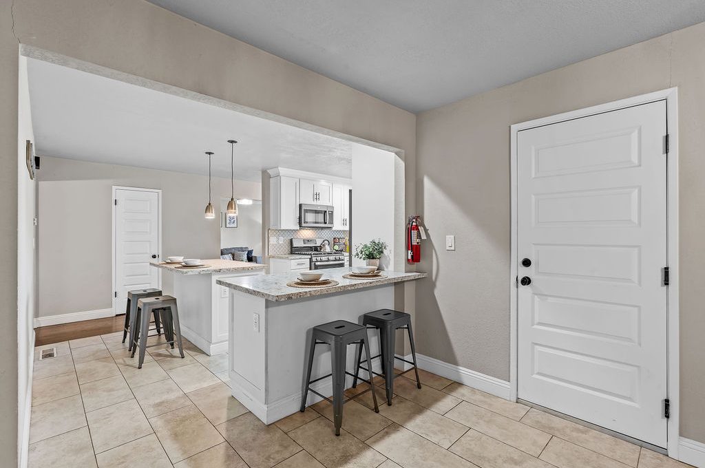 2033MissionBlvd033