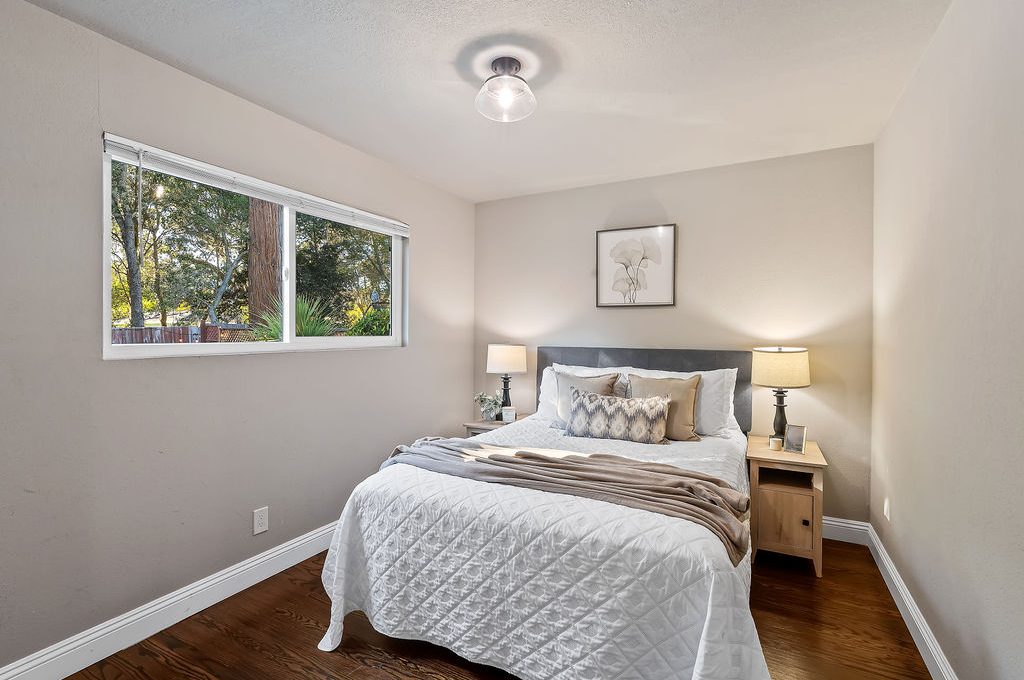 2033MissionBlvd061