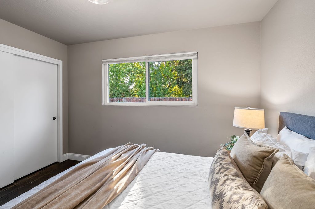 2033MissionBlvd062