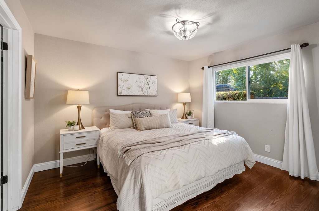 2033MissionBlvd063