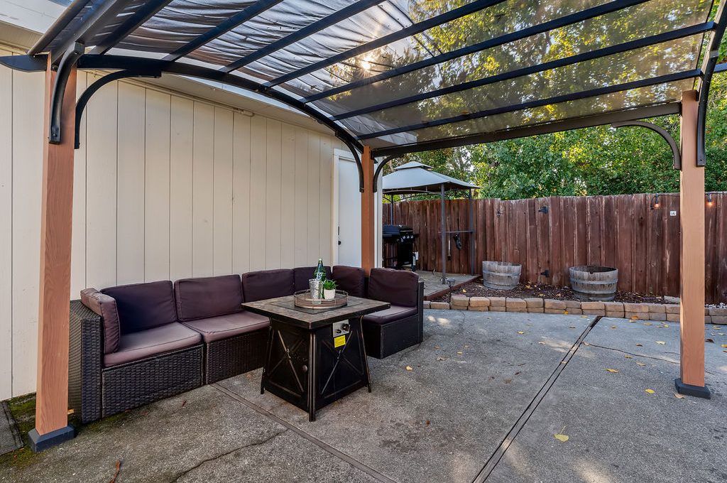 2033MissionBlvd072