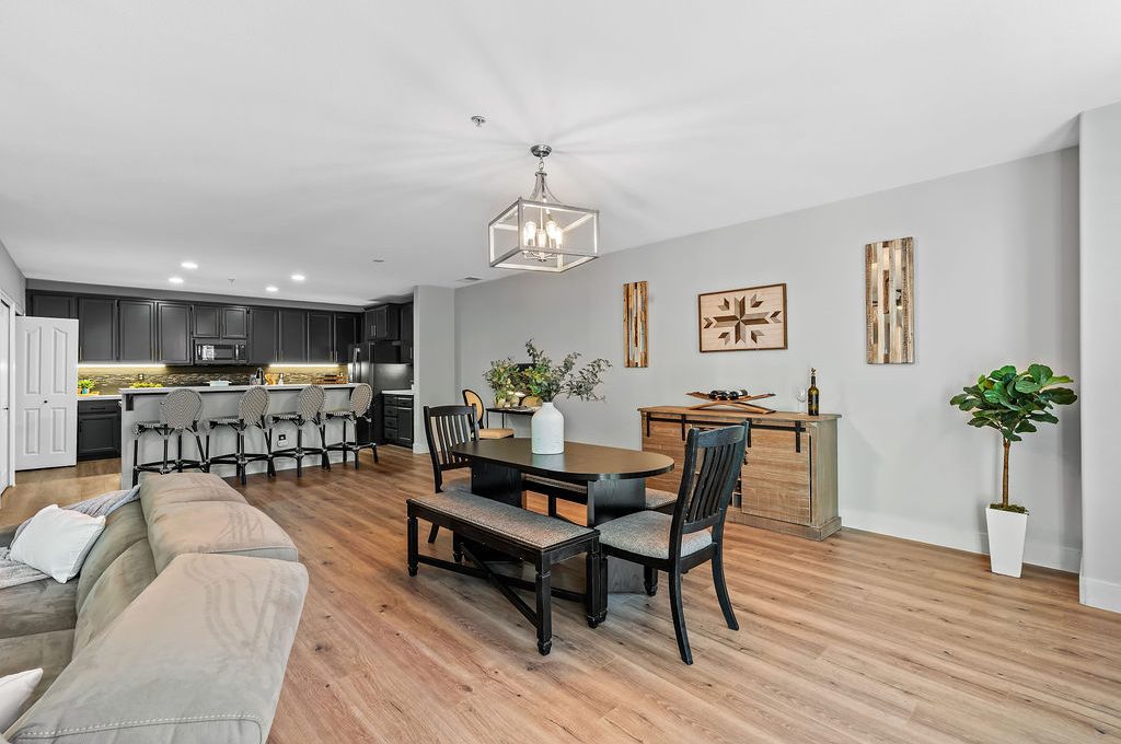 964McclellandDr013