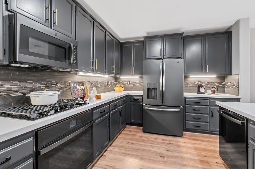 964McclellandDr019