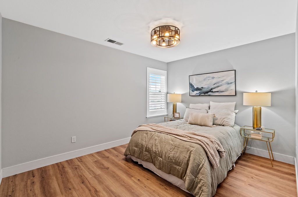 964McclellandDr028