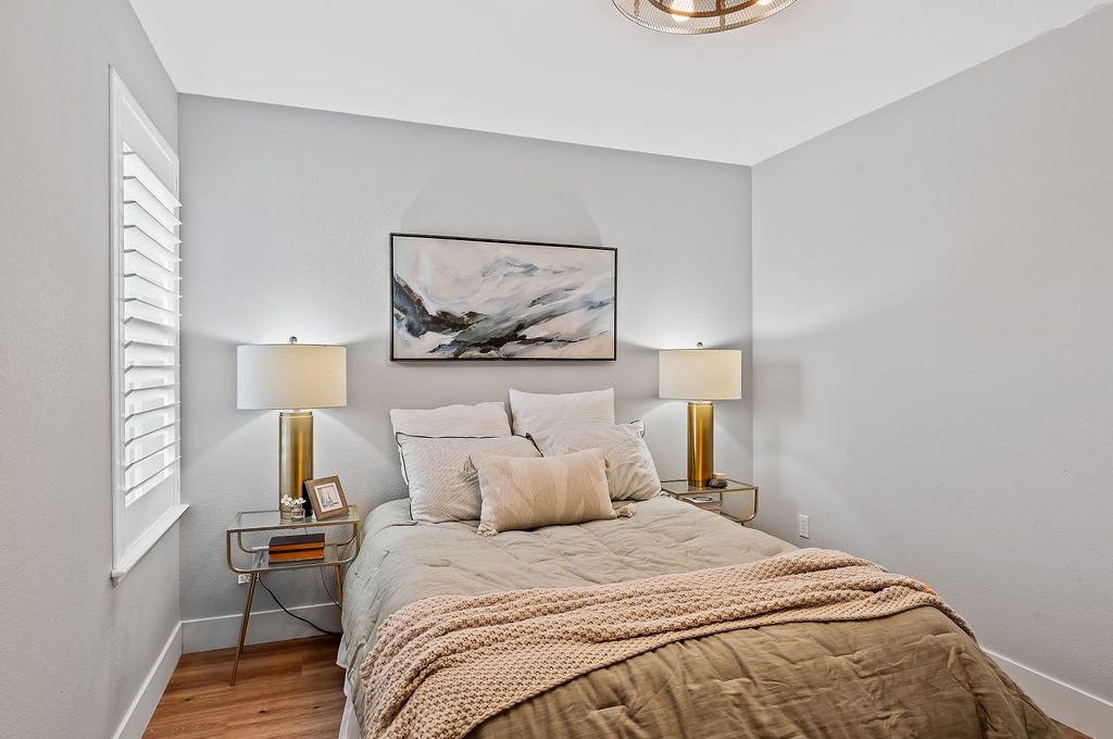 964McclellandDr029