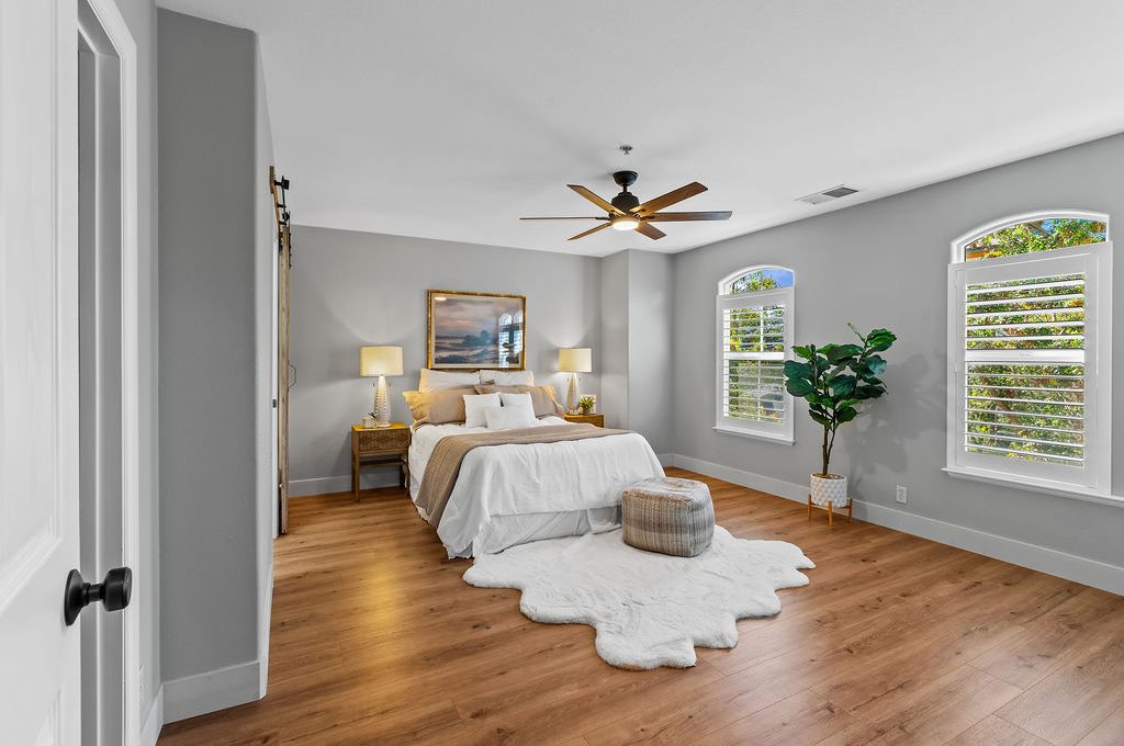 964McclellandDr036