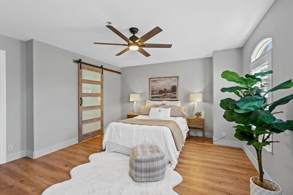 964McclellandDr038